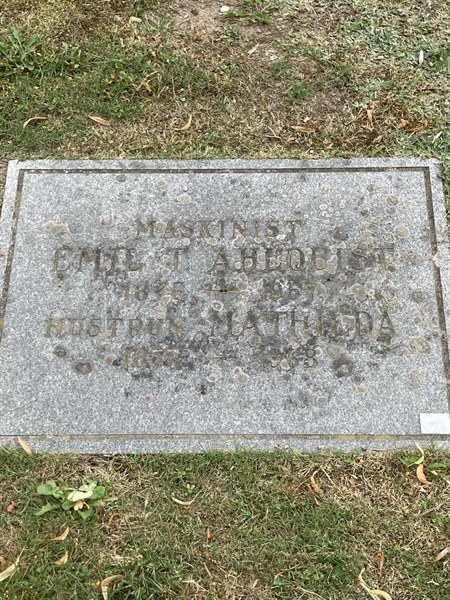 Grave number: HK A   116, 117