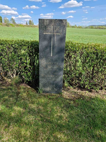 Grave number: 501 21 4113-4116