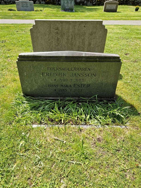 Grave number: 02 N   49