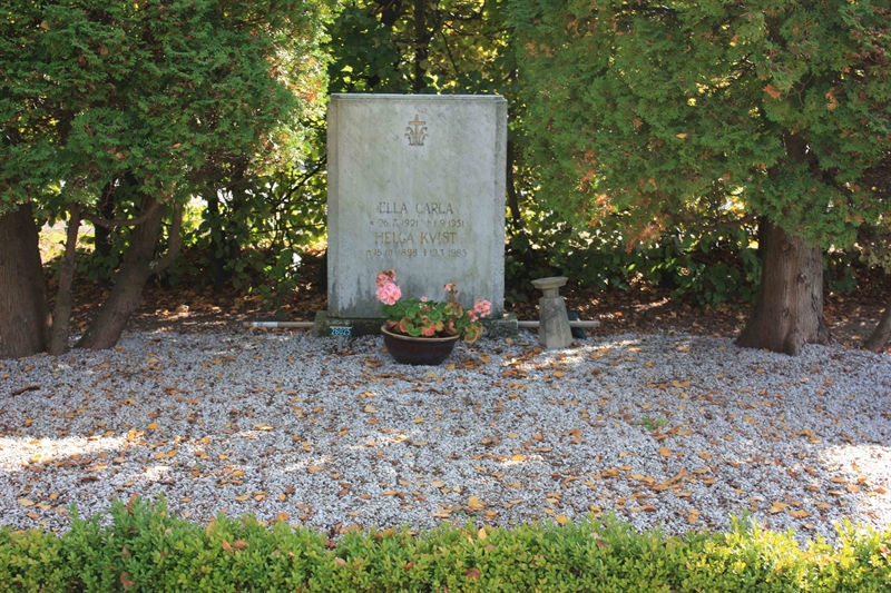 Grave number: Ö 26y    25a, 25b, 25c