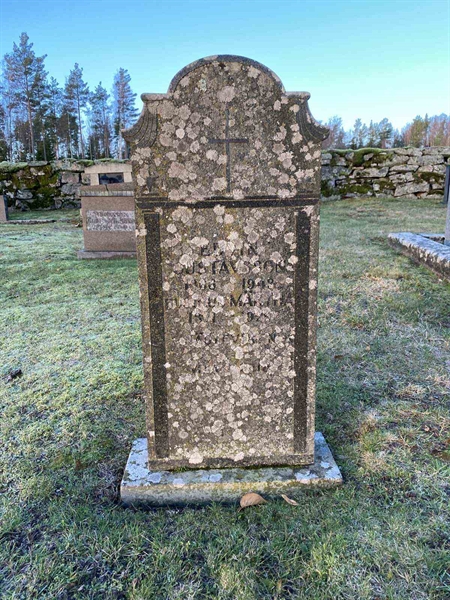 Grave number: 10 Vä 02    17-18
