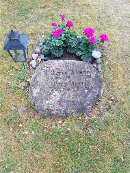 Grave number: 01 14592