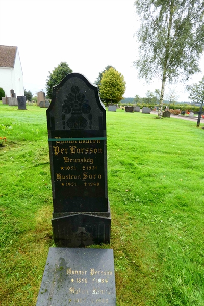 Grave number: TÖ 4   140