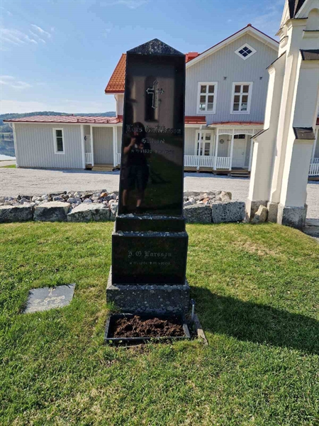 Grave number: 501 03 40-42