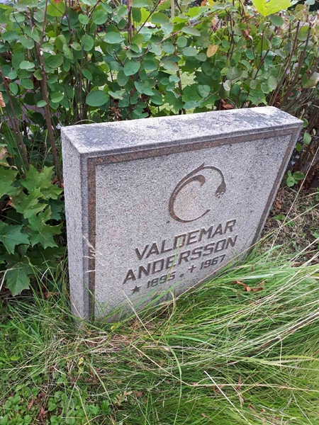 Grave number: NK F B    22