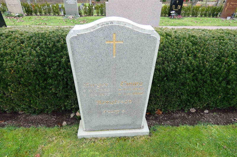Grave number: TR 3   146