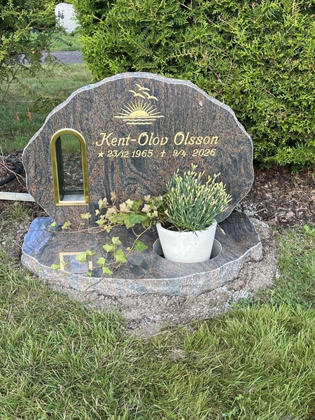 Grave number: 2 D    74-75