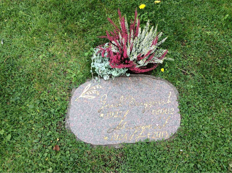 Grave number: KG 11   957