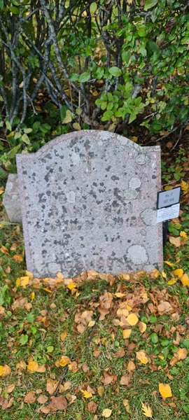 Grave number: M F  107, 108