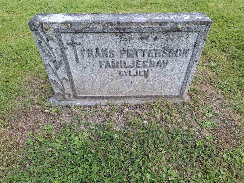 Grave number: 001 2   779