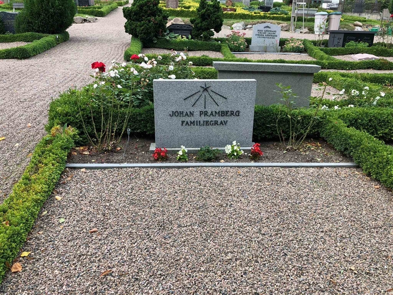 Grave number: Kå 03    11, 12