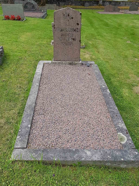 Grave number: 06 60409