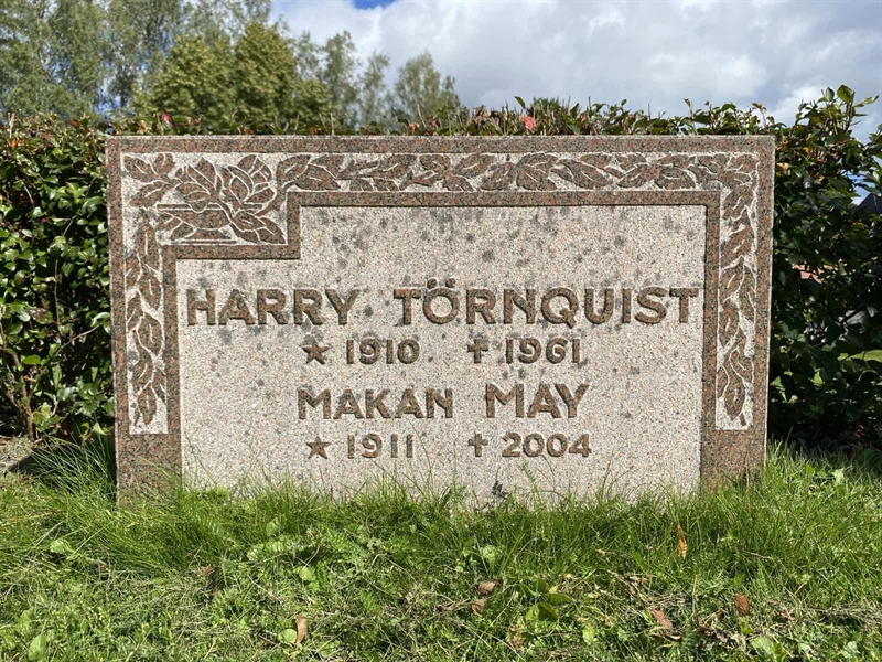 Grave number: 1 17 31, 32