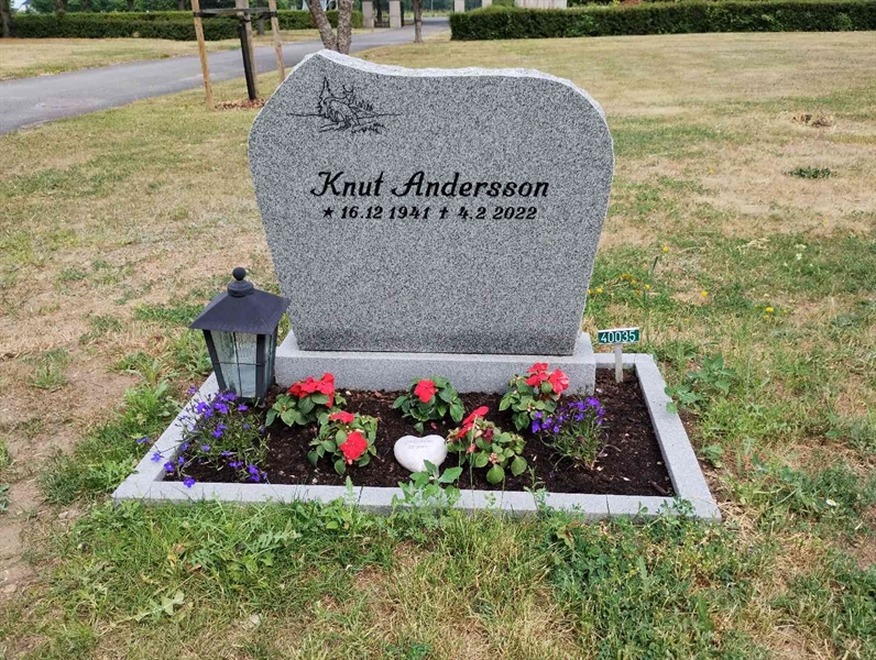 Grave number: NÅ 40    54, 55