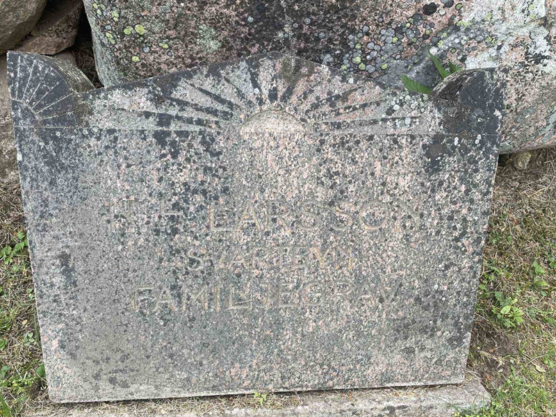Grave number: 001 1   231