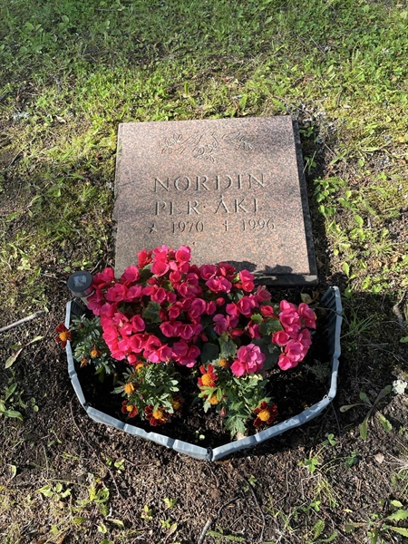Grave number: R 5    23