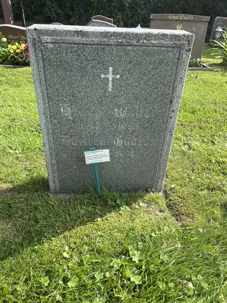 Grave number: 2 05   217