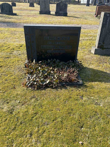 Grave number: 30 C    68A-B