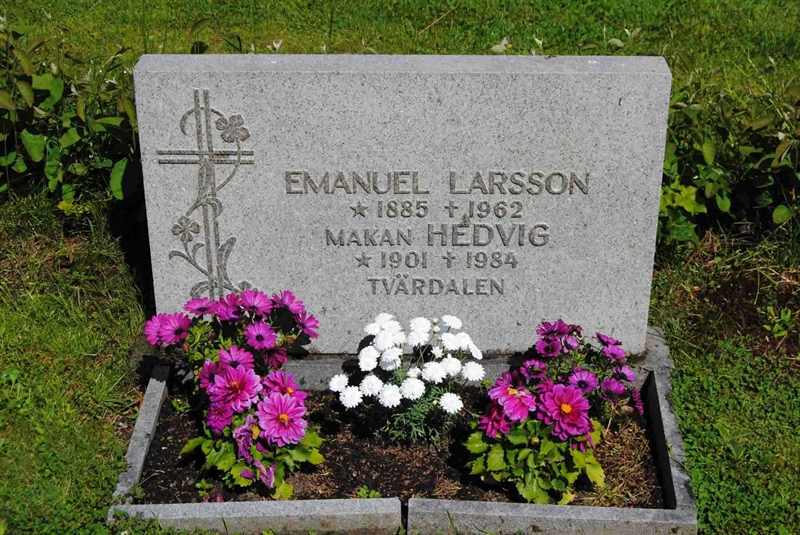Grave number: 1 01    55-56