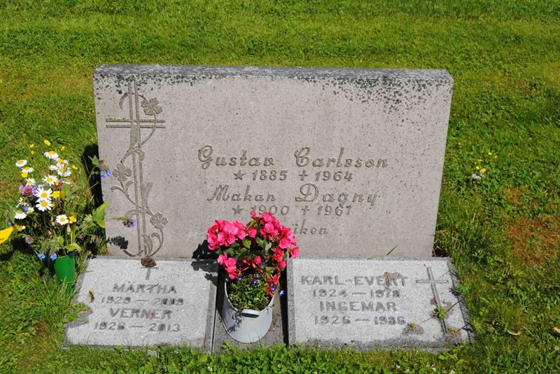 Grave number: 1 01    77-78
