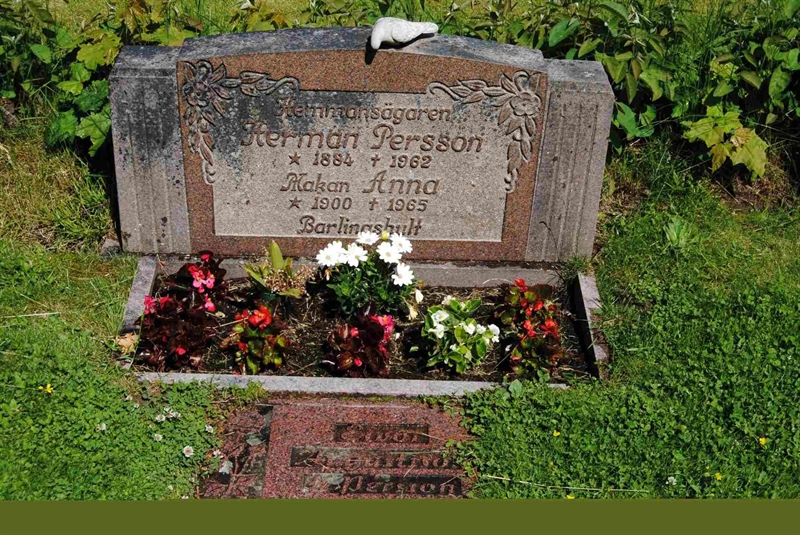 Grave number: 1 01    47-48