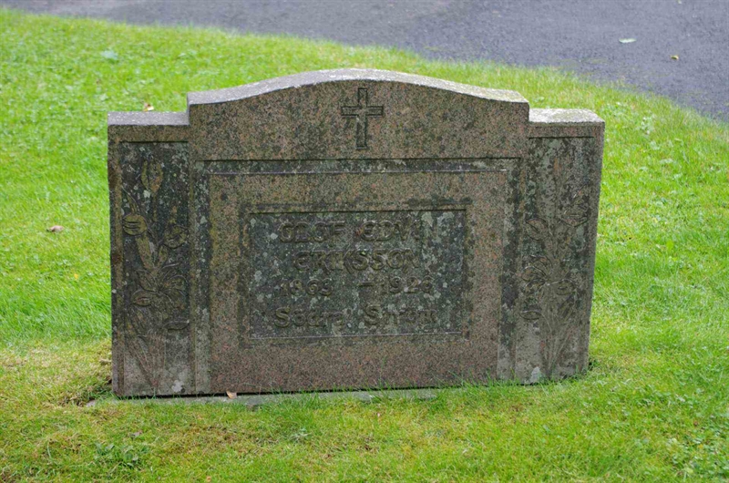 Grave number: 1 07   103