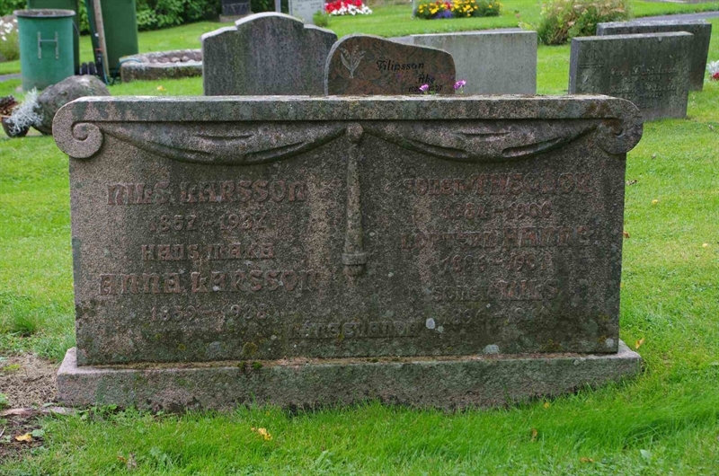 Grave number: 1 07   104