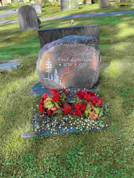 Grave number: 1 07    89
