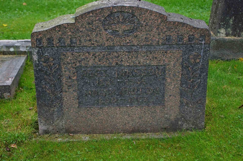 Grave number: 1 07    78