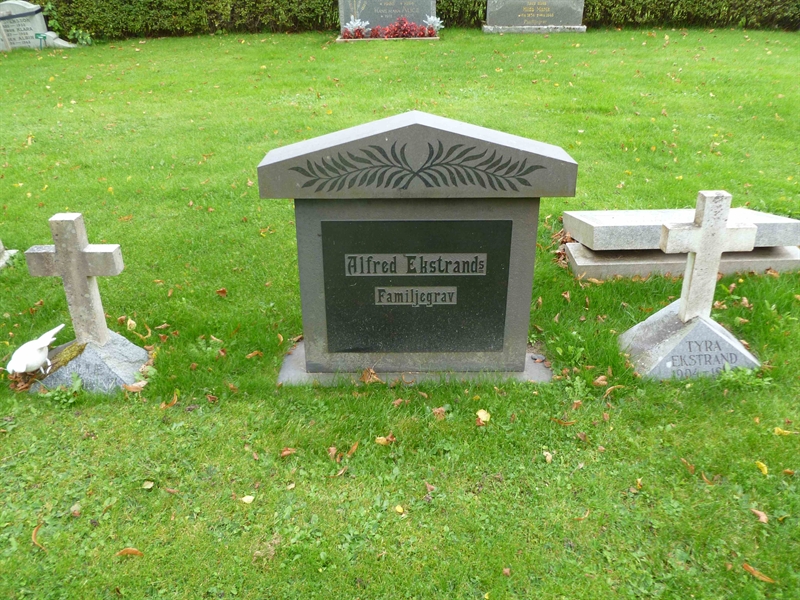 Grave number: ROG B  124, 125