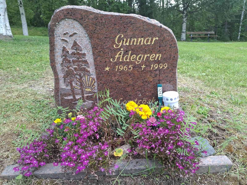 Grave number: 001 4  3243