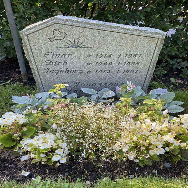 Gravnummer: 1 T    11