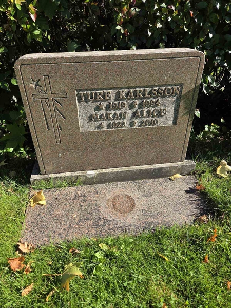 Grave number: T A B   606