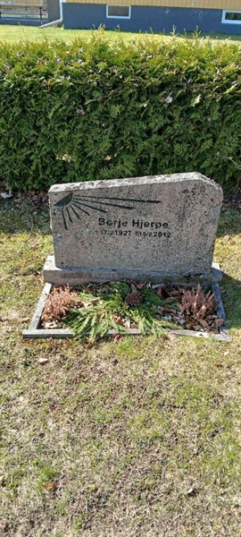 Grave number: 3 Nya A    23-24