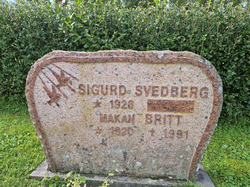 Grave number: 451 12 142-143