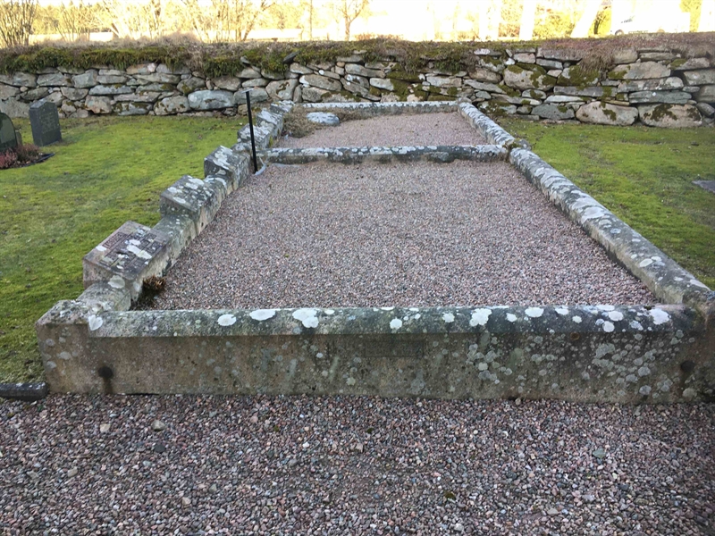 Grave number: 2 A   069