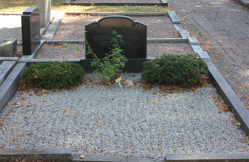 Grave number: Ö 19y    69, 70