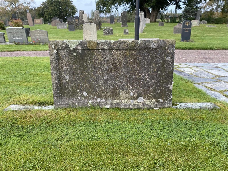 Grave number: 4 Me 01    33-34