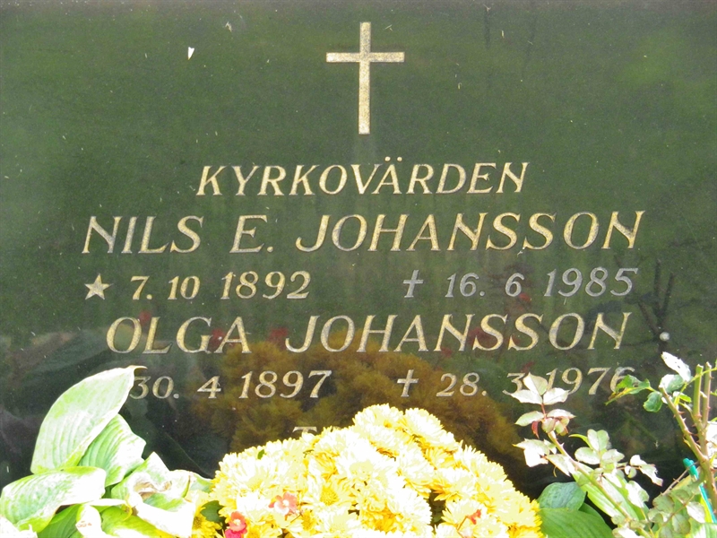 Grave number: VI G    14, 15