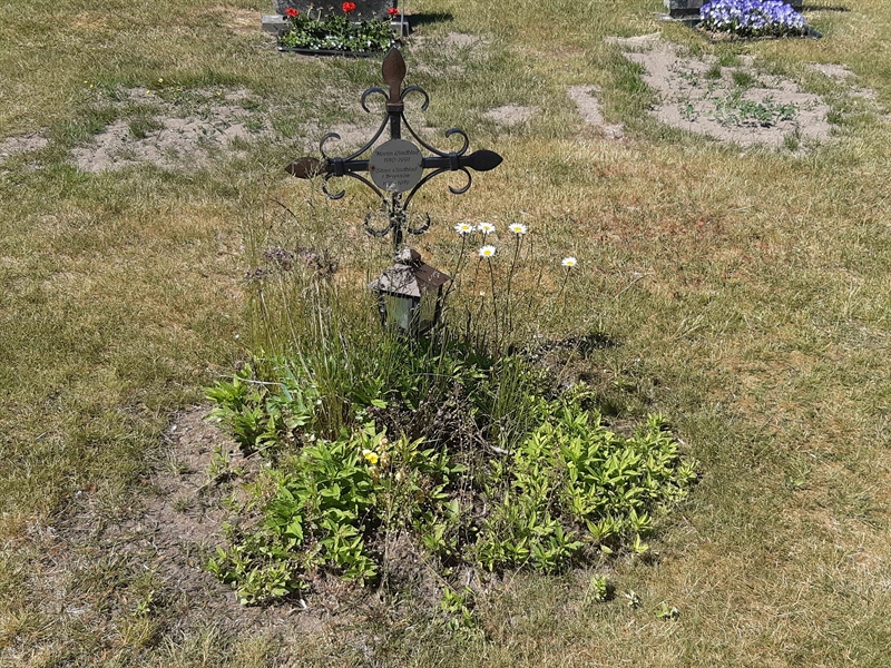 Grave number: JÄ 11    71