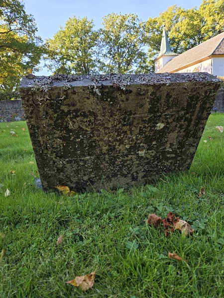 Grave number: T A E  1001-1002