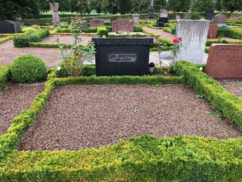 Grave number: Kå 30    13, 14