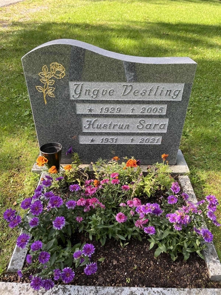 Grave number: 5 07   716