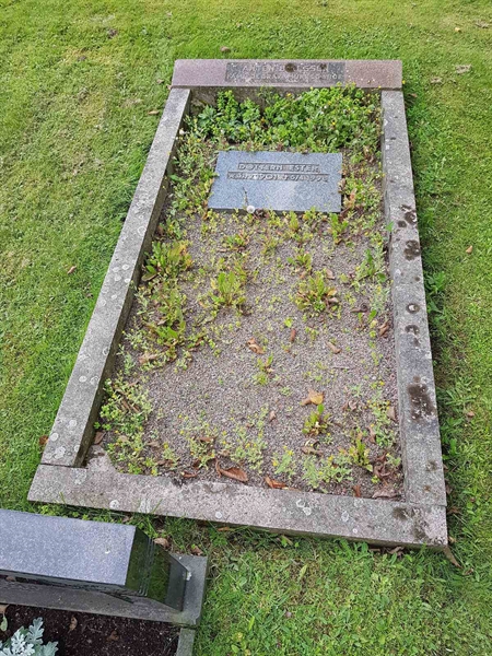 Grave number: 06 60871