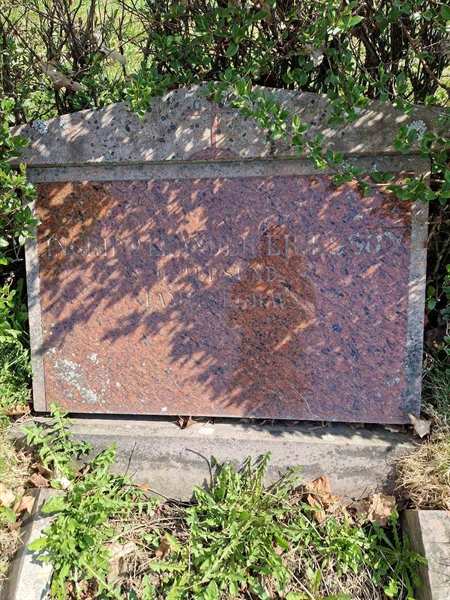 Grave number: 501 08 1101-1103