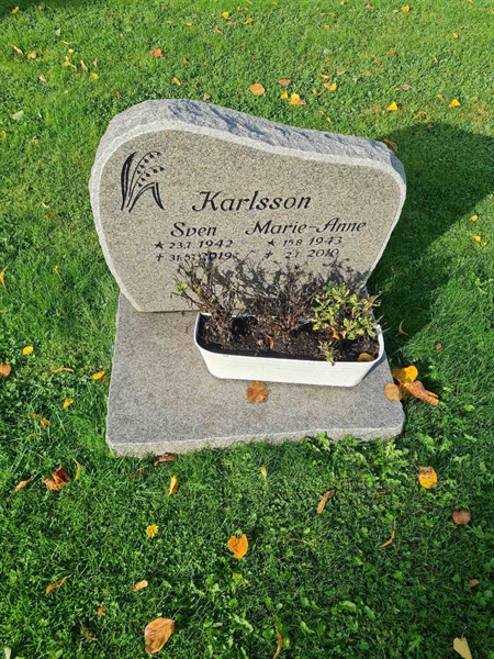 Grave number: K1 05   325