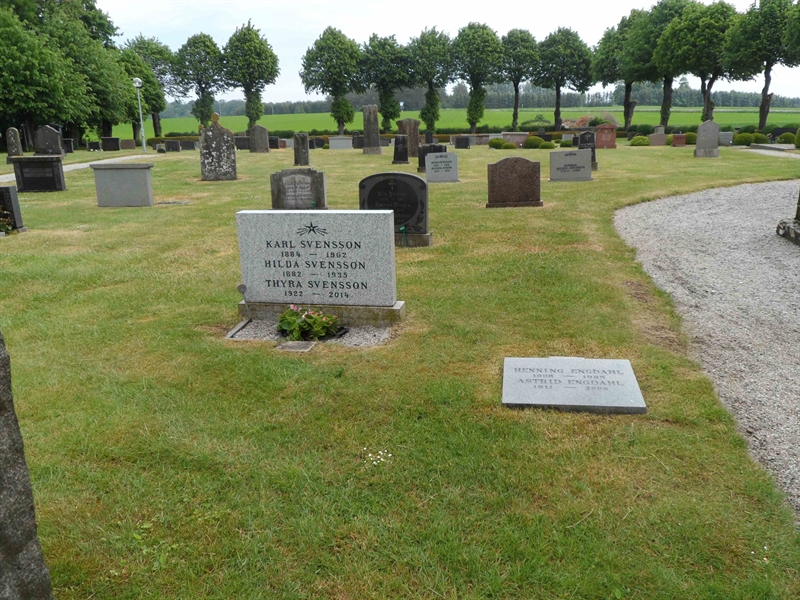 Grave number: ÖH E    15, 16, 17, 18