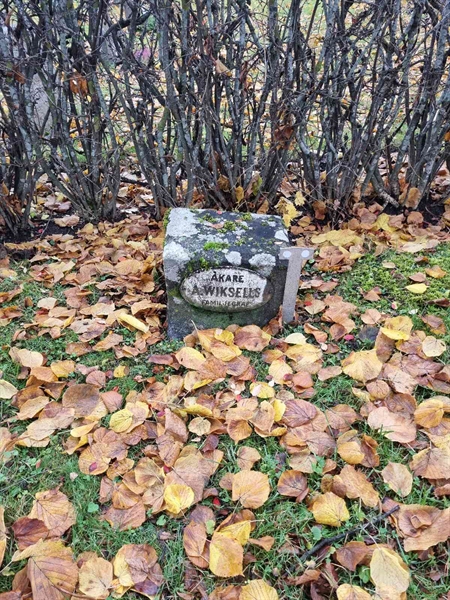 Grave number: 1 08   34