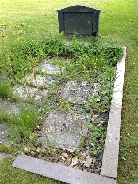 Grave number: SRN 2   120A