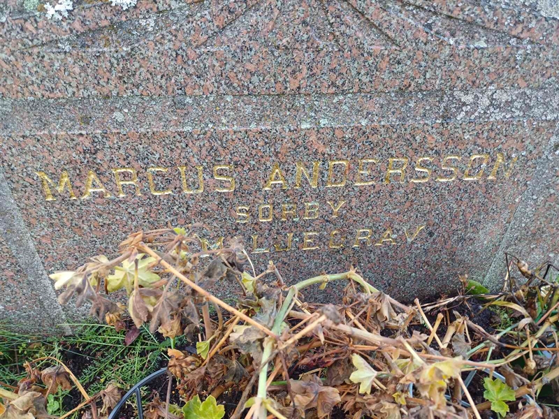 Grave number: JÄ 1 B 3909, 3910